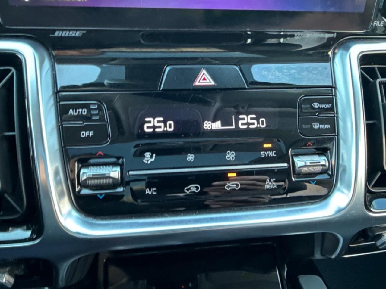 2022 Kia Sorento SX  Panoramic Sunroof - $248 B/W Photo