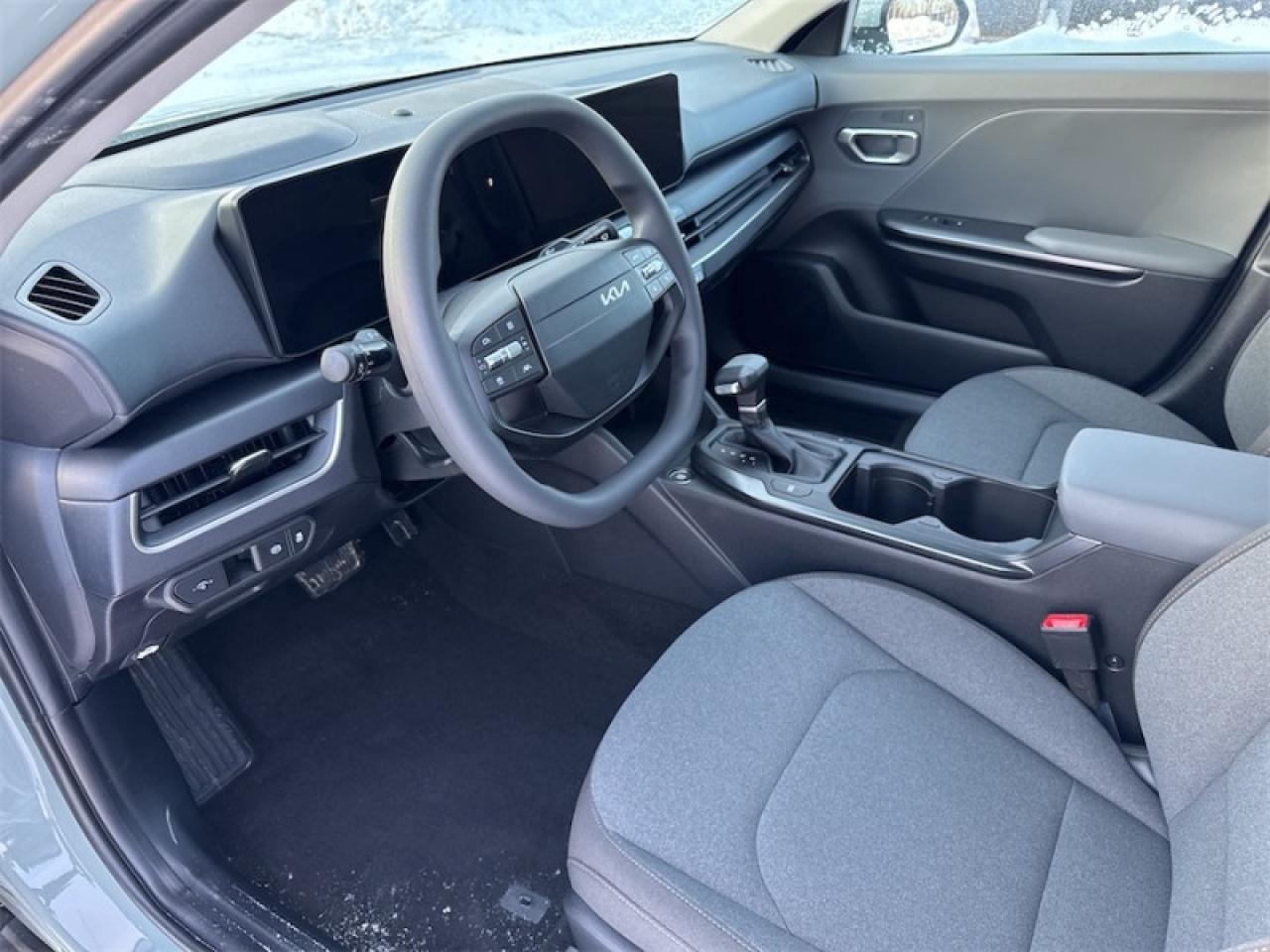 2025 Kia K4 LX   - Heated Seats Photo4