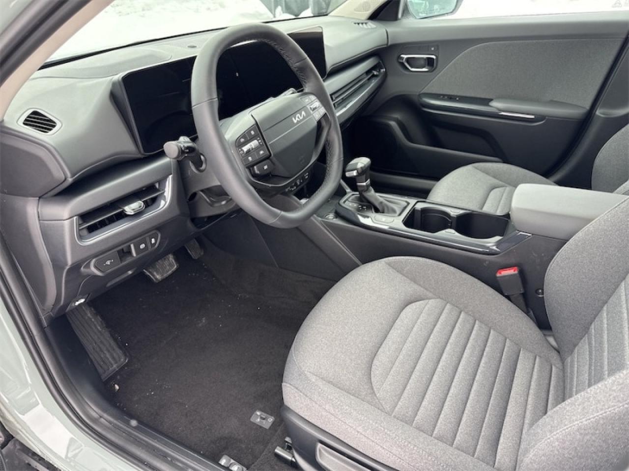 2025 Kia K4 EX   -  Heated Steering Wheel Photo4