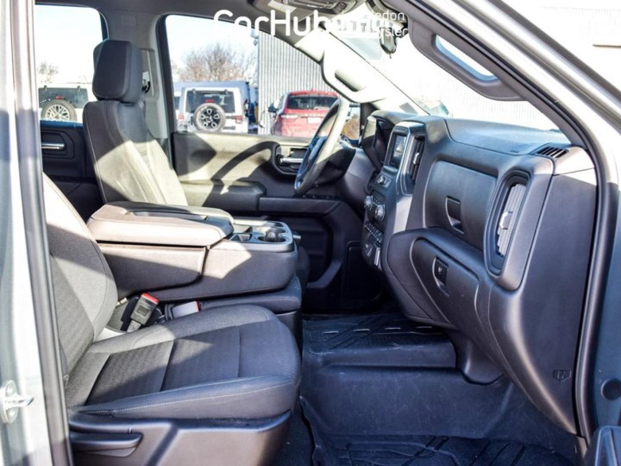 2024 Chevrolet Silverado 1500 Custom Trail Boss Z71 4WD Crew Cab 147" 6 Passenger Photo