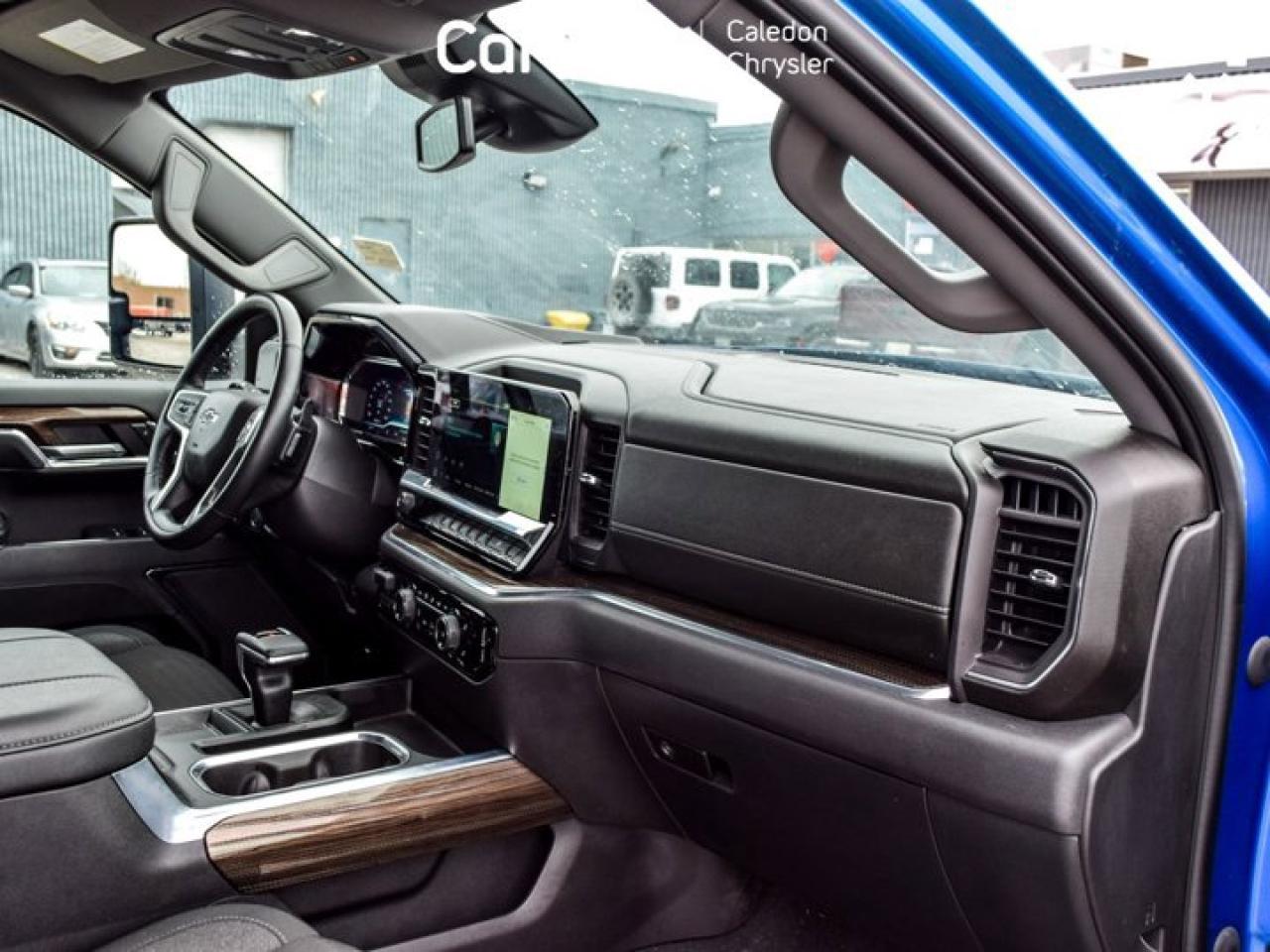 2024 Chevrolet Silverado 1500 RST4WD Crew Cab 157" 6.2L Heated front Seats Alloy Rims Photo