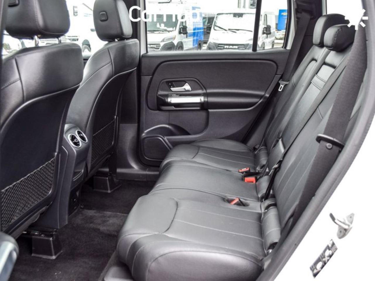 2022 Mercedes-Benz G-Class GLB 250 Photo