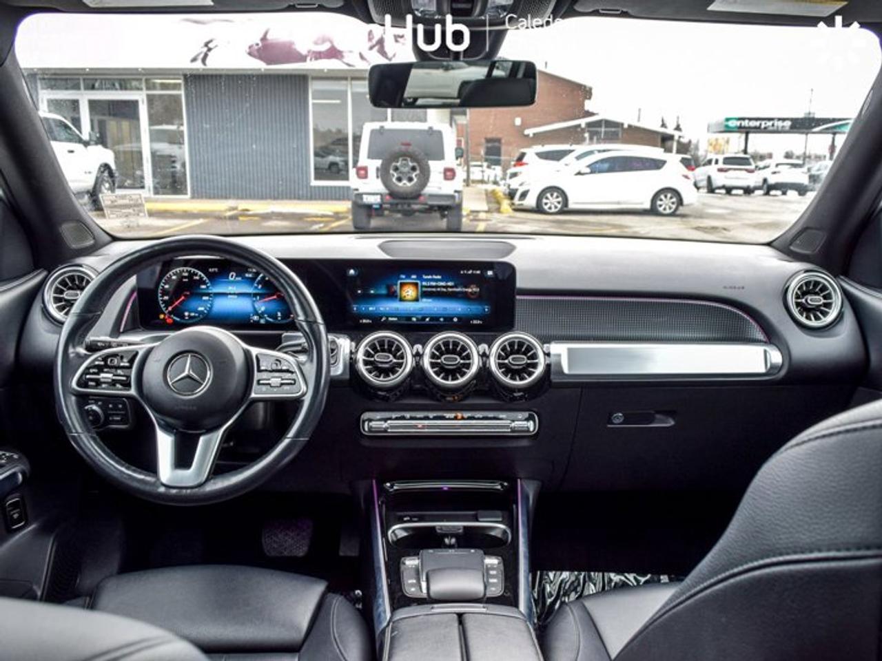 2022 Mercedes-Benz G-Class GLB 250 4MATIC Pano sunroof Heated front Seats Photo