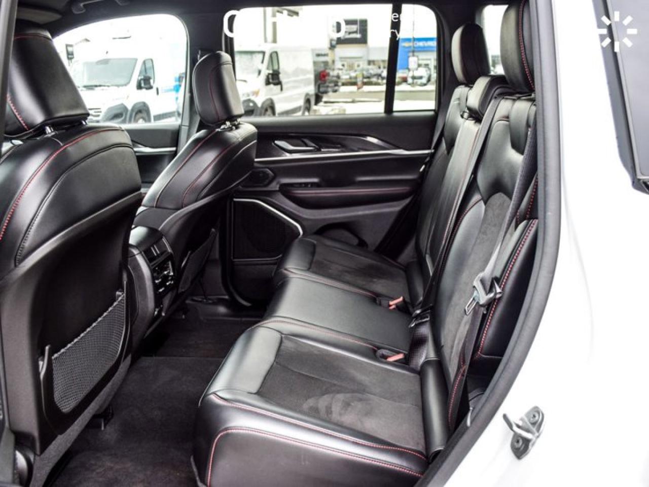 2022 Jeep Grand Cherokee Trailhawk Photo