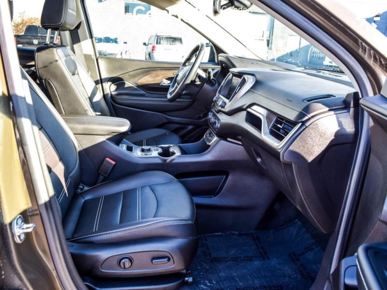 2024 GMC Terrain Denali AWD Pano Sunroof Heated & Vented Frt Seats R-Start Photo