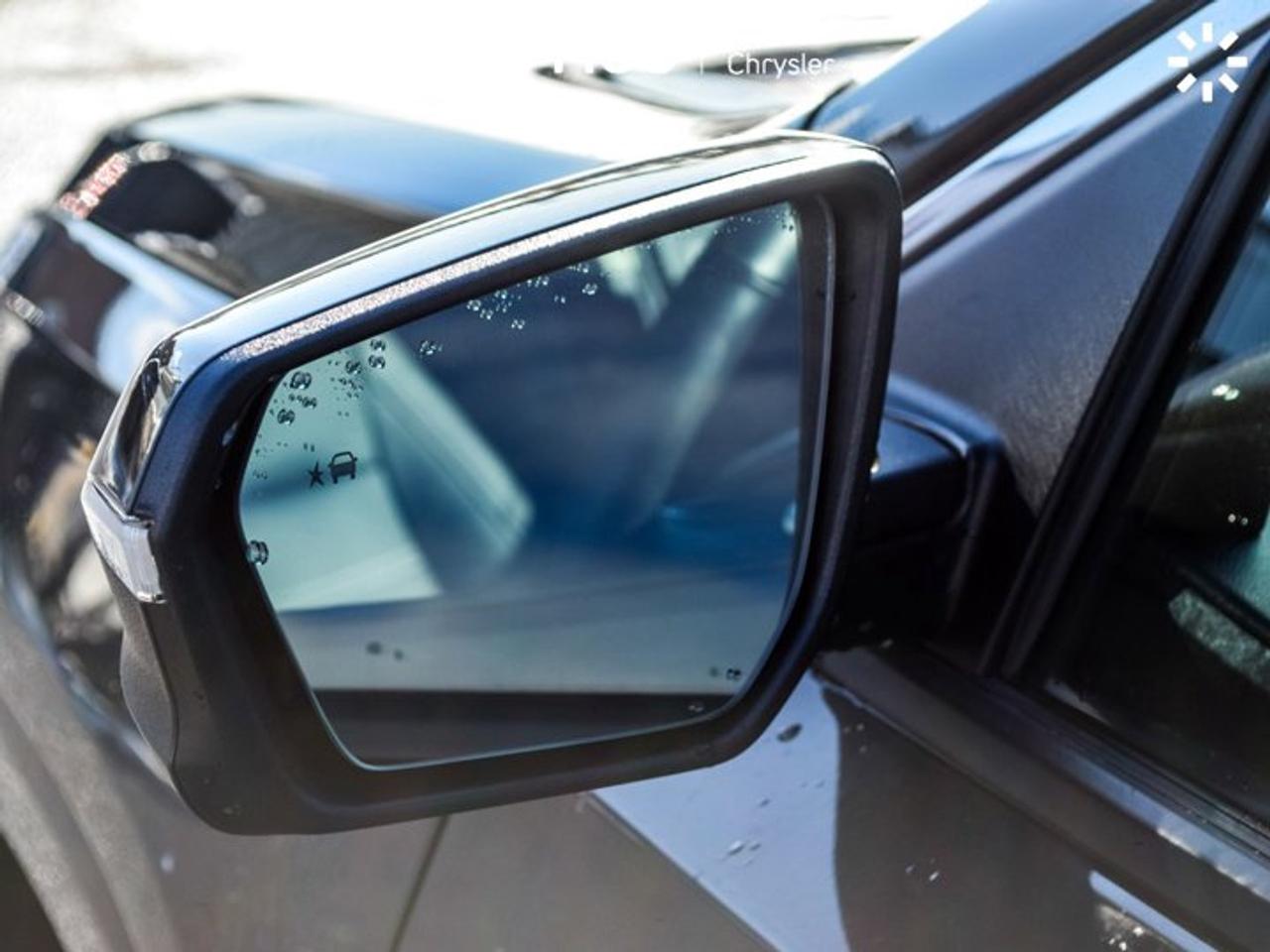 2024 GMC Terrain Denali AWD Pano Sunroof Heated & Vented Frt Seats R-Start Photo