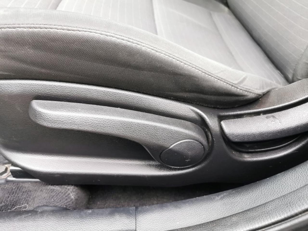 2018 Kia Forte LX - Photo #18