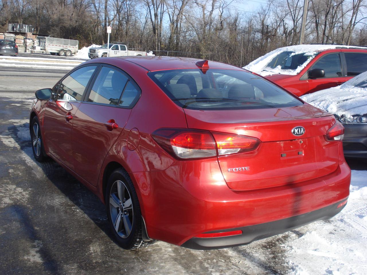 2018 Kia Forte LX AUTO Photo3