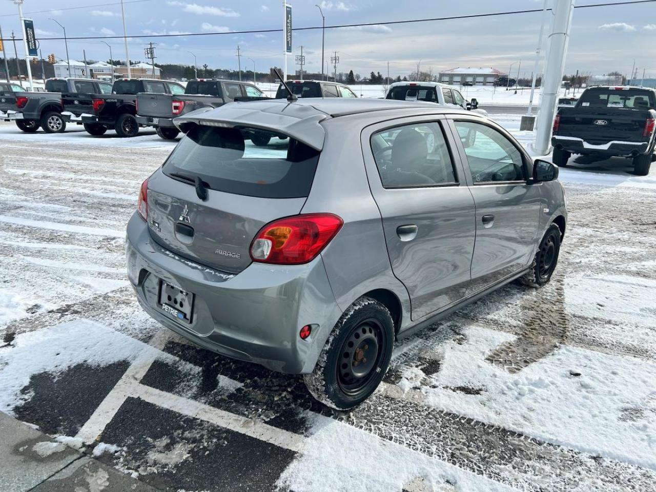 2015 Mitsubishi Mirage ES Photo4