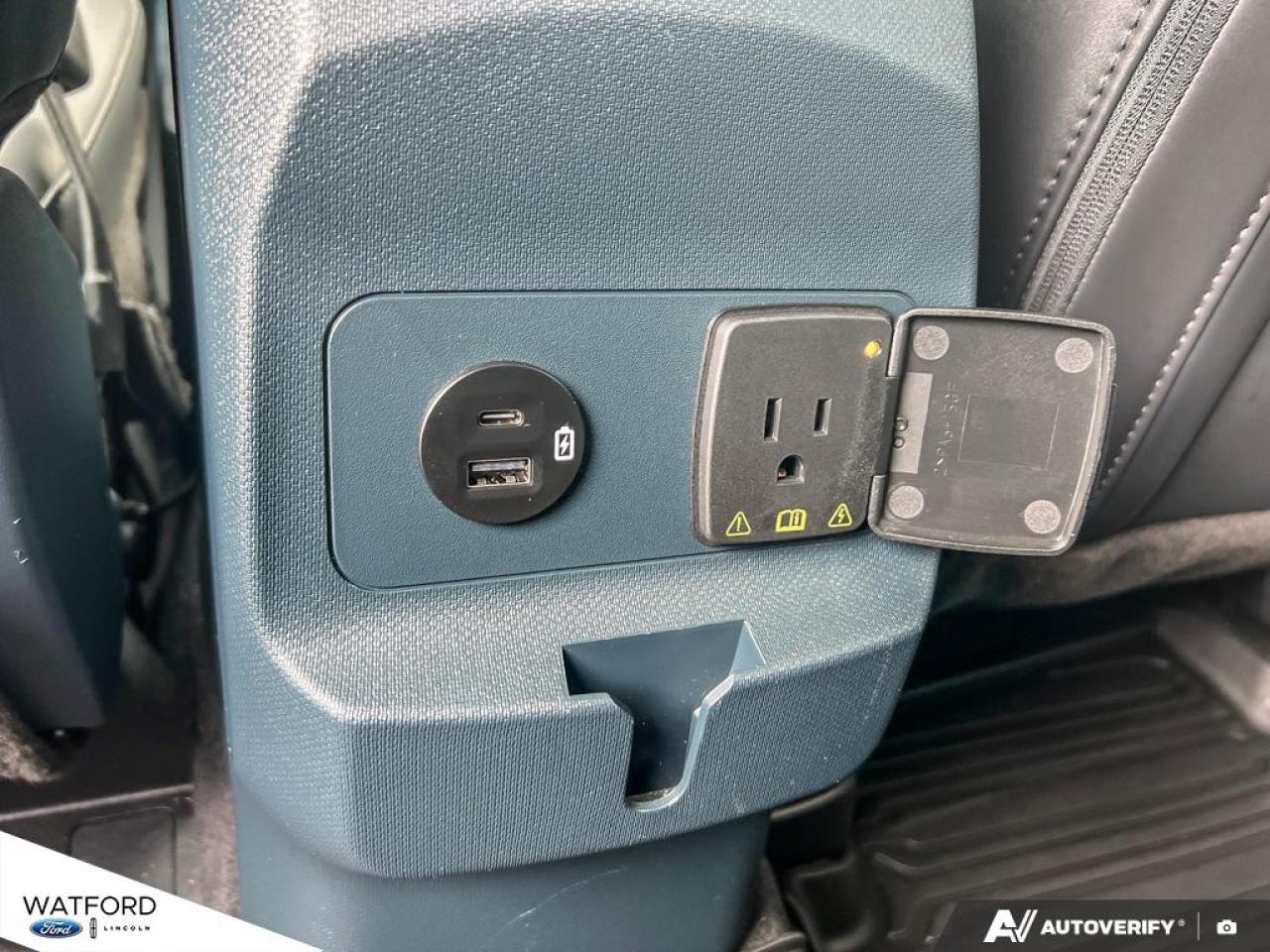 2023 Ford Maverick LARIAT ADVANCED AWD SUPERCREW Photo