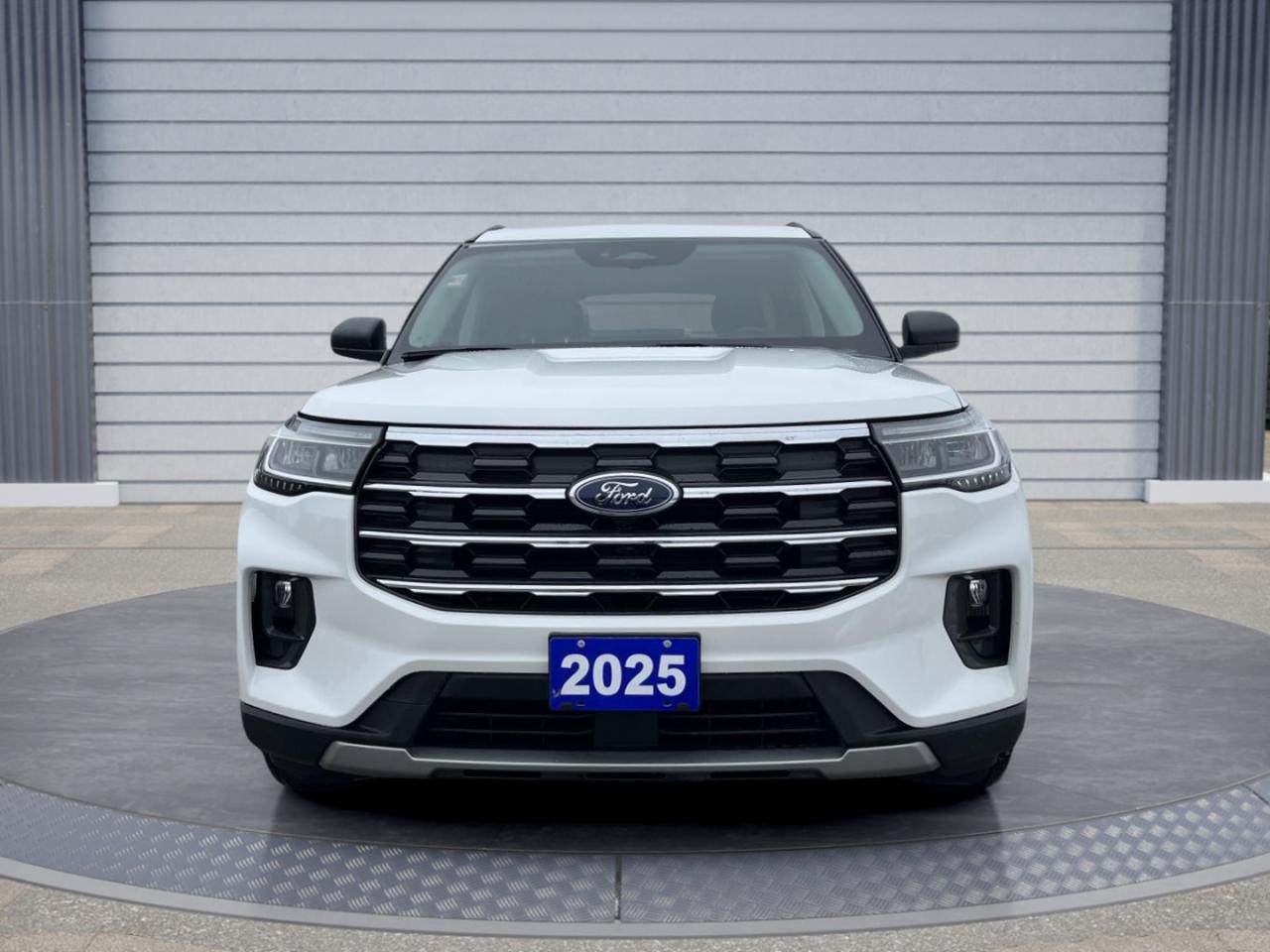 2025 Ford Explorer Active Photo