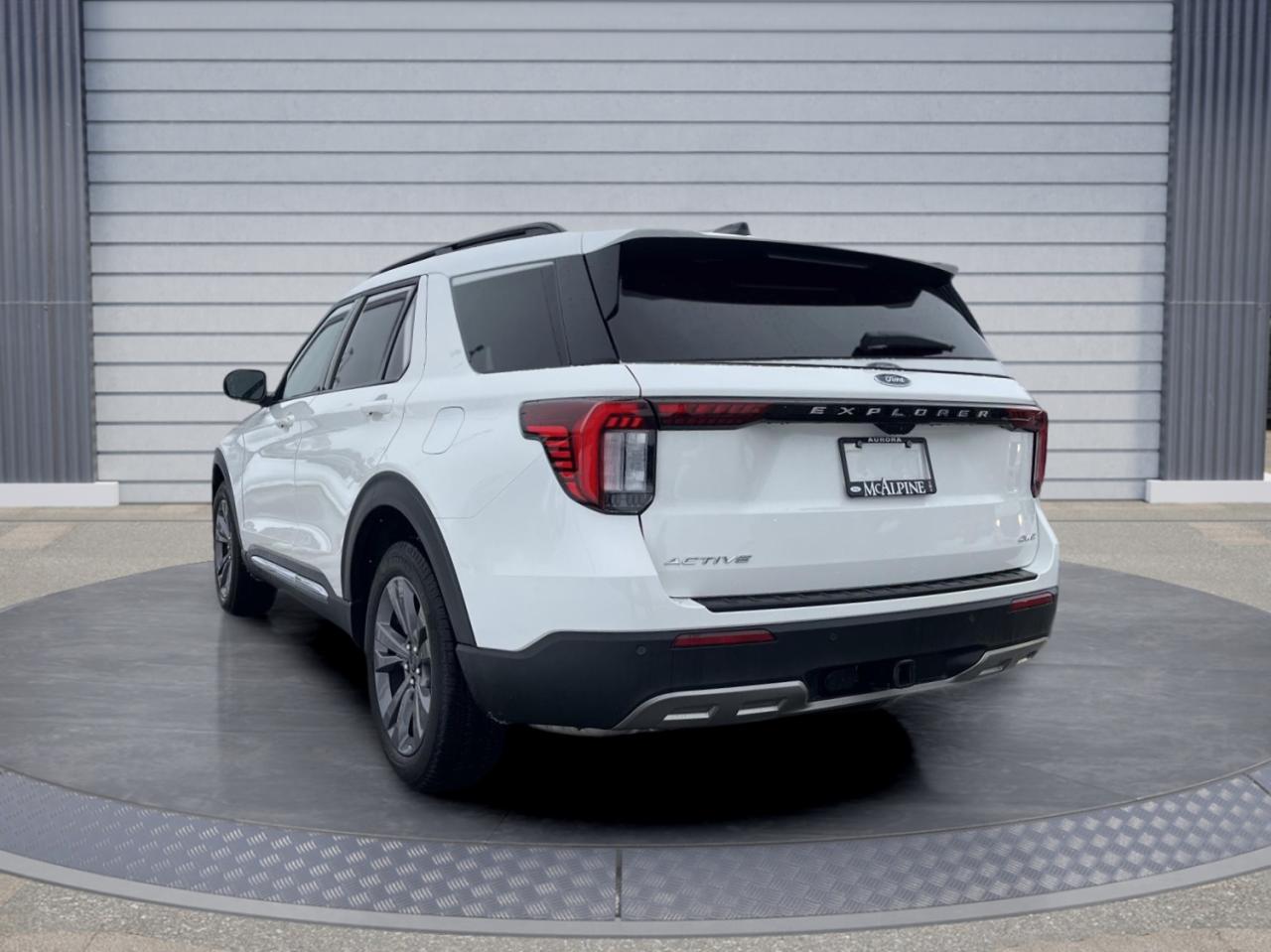 2025 Ford Explorer Active Photo3