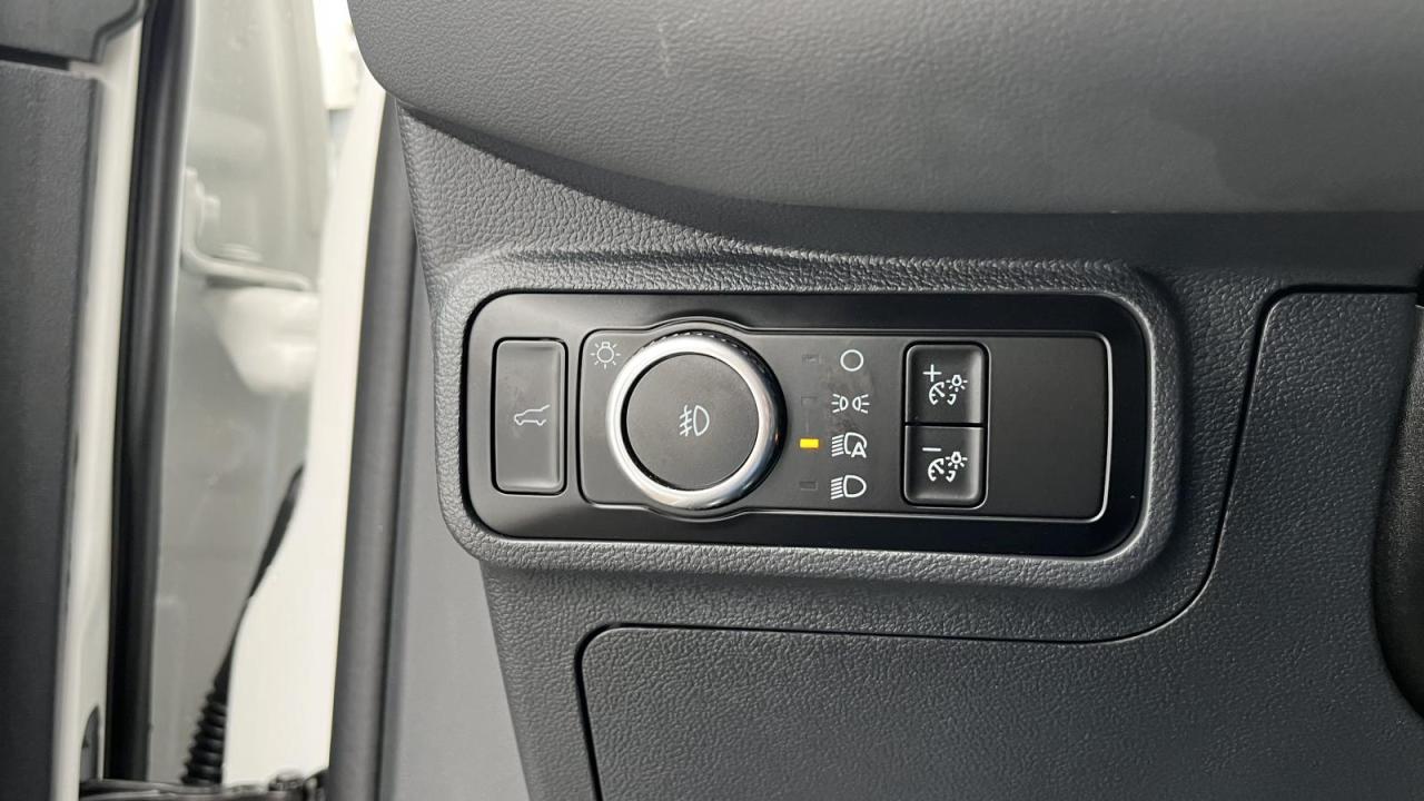 2025 Ford Explorer Active Photo