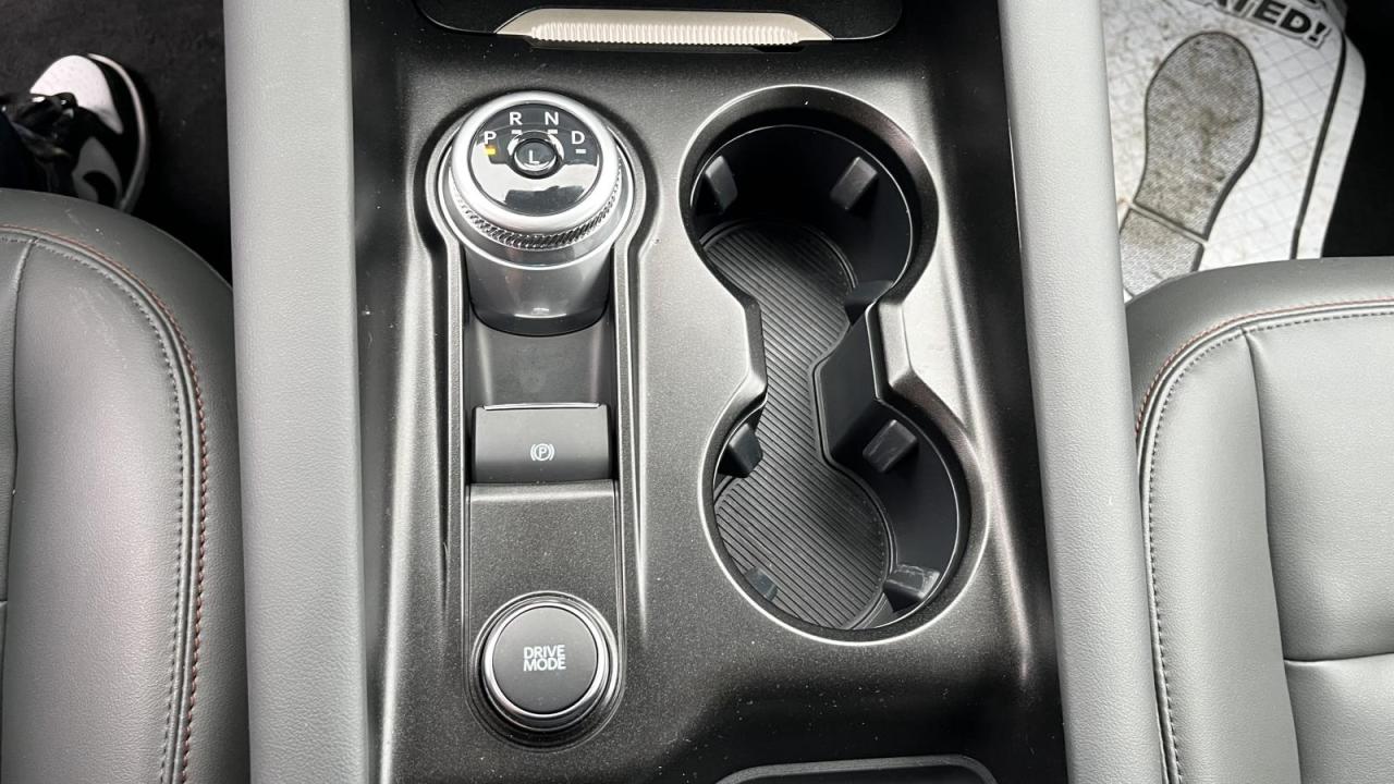 2025 Ford Explorer Active Photo