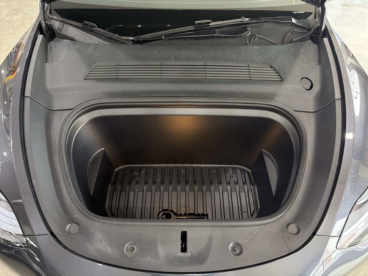 2024 Tesla Model Y  Photo