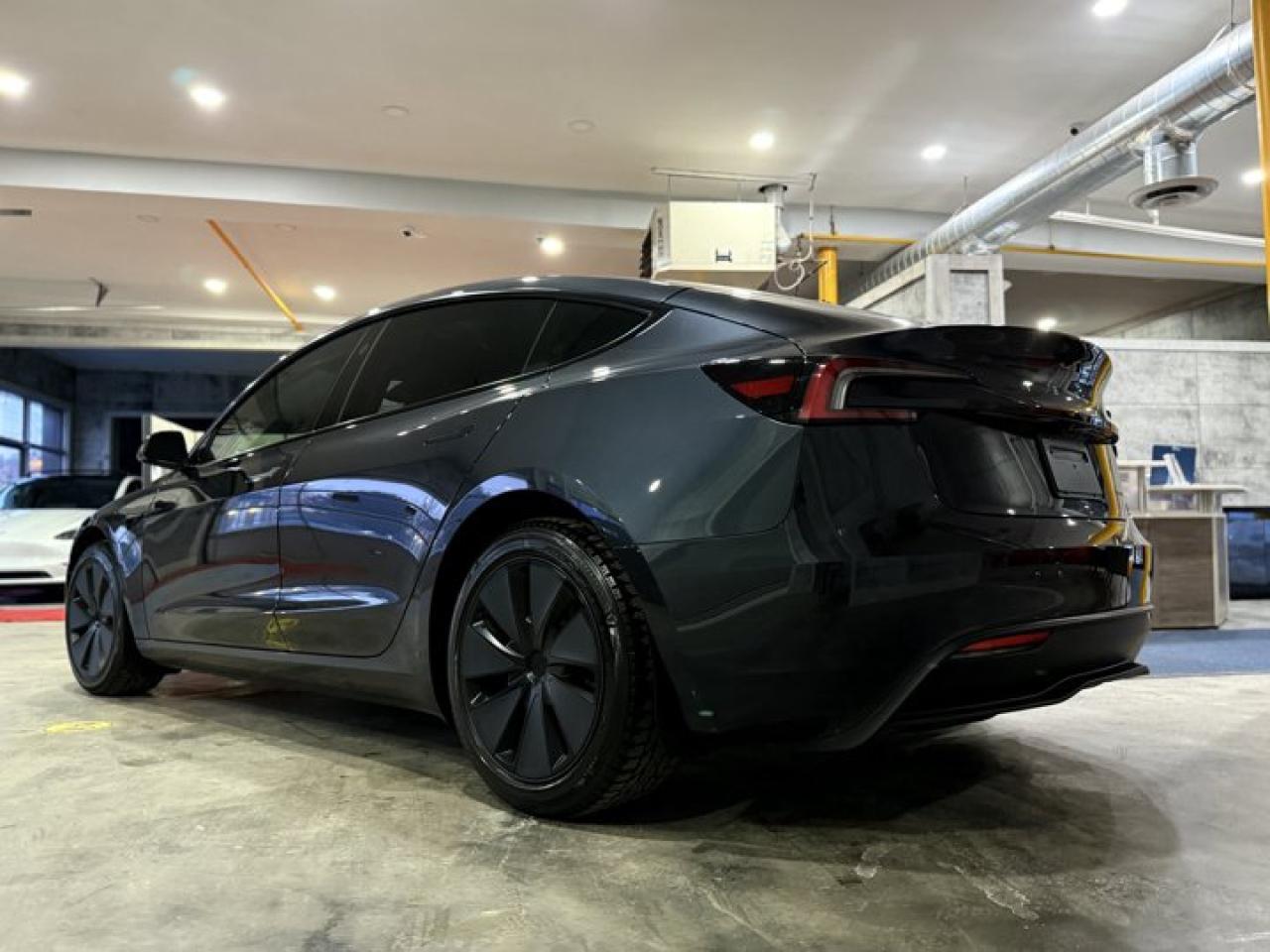 2024 Tesla Model 3  Photo3