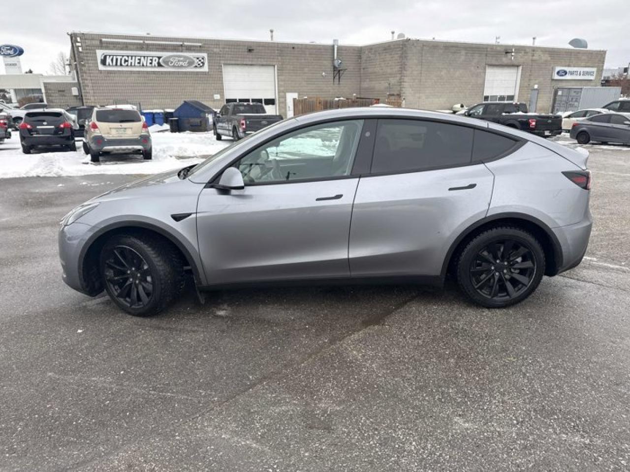 2025 Tesla Model Y LONG RANGE - Photo #2