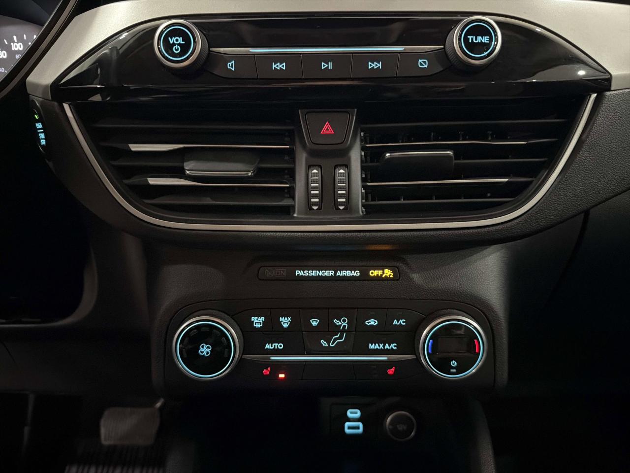 2020 Ford Escape SE Photo