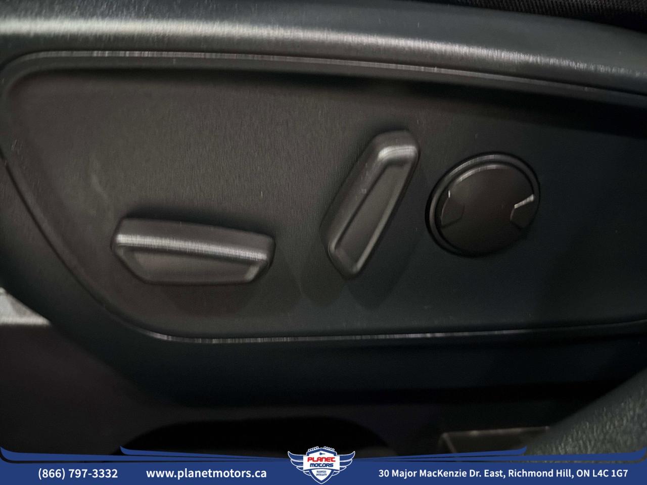 2020 Ford Escape SE Photo