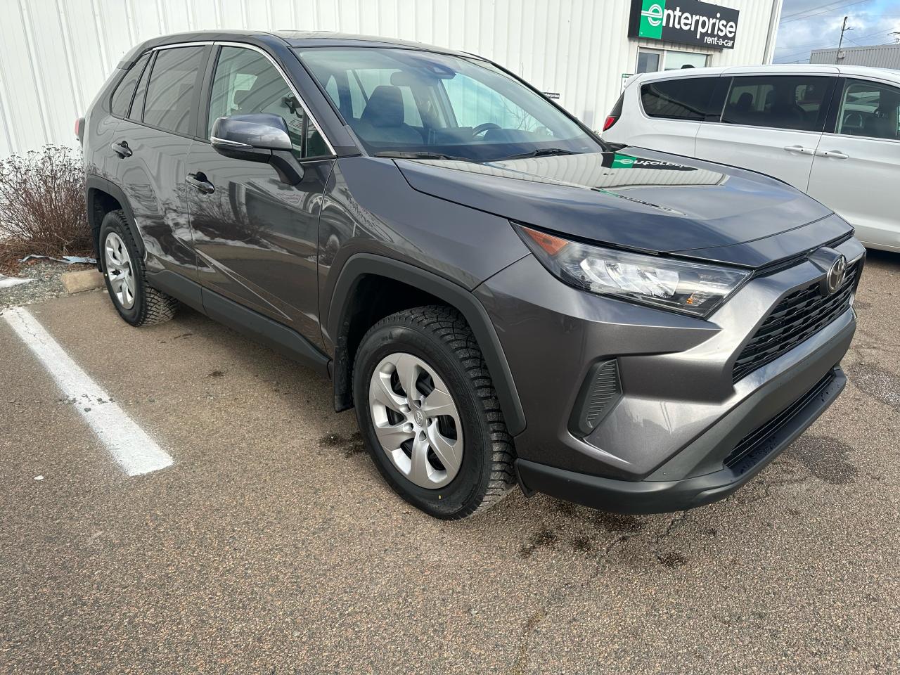 2022 Toyota RAV4 LE AWD Photo2