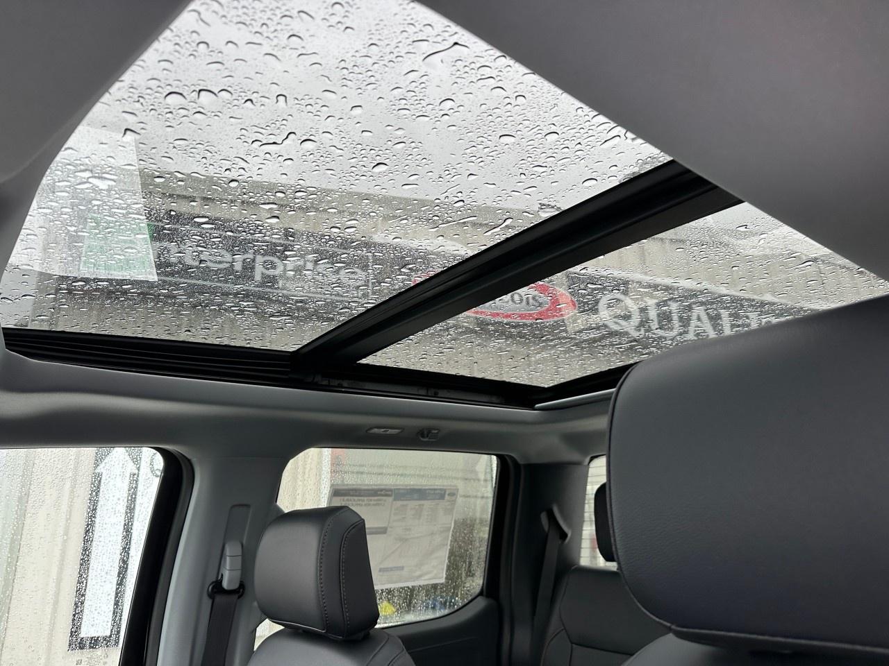 2026 Ford F-350 Super Duty SRW LARIAT 2WD Crew Cab 8' Box Photo