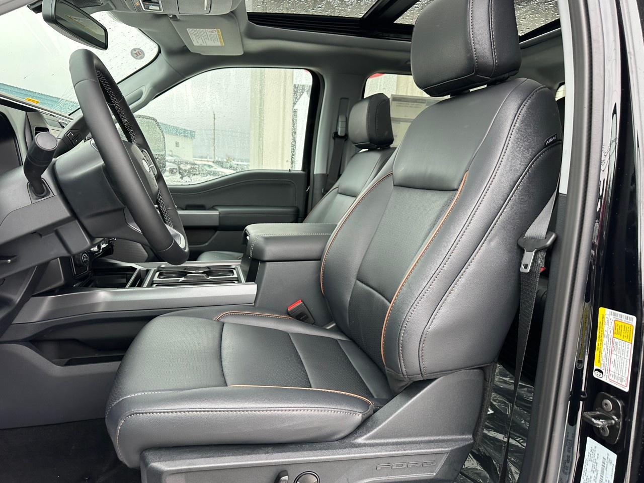 2026 Ford F-350 Super Duty SRW LARIAT 2WD Crew Cab 8' Box Photo