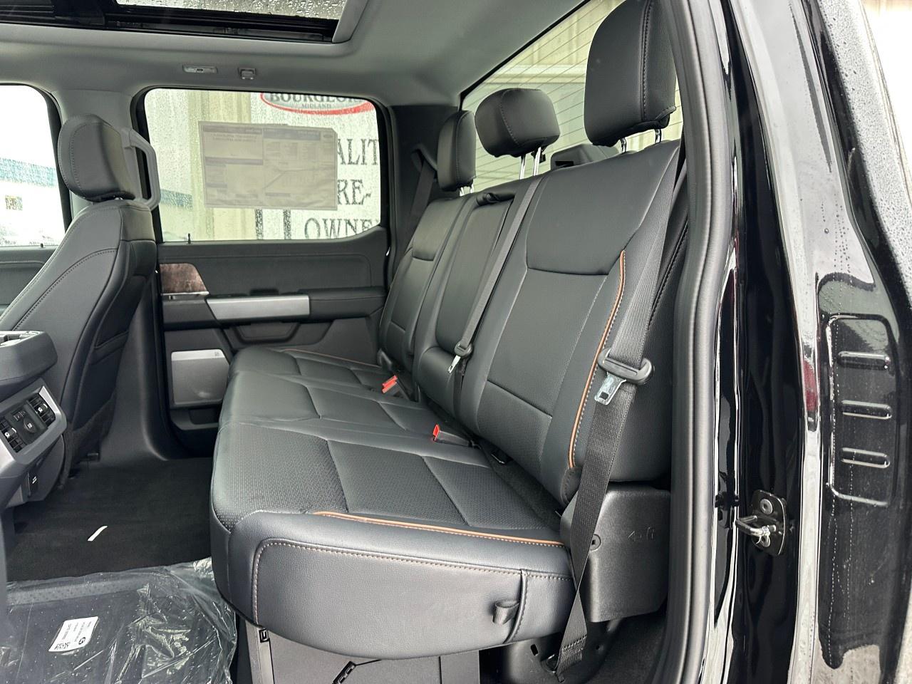 2026 Ford F-350 Super Duty SRW LARIAT 2WD Crew Cab 8' Box Photo