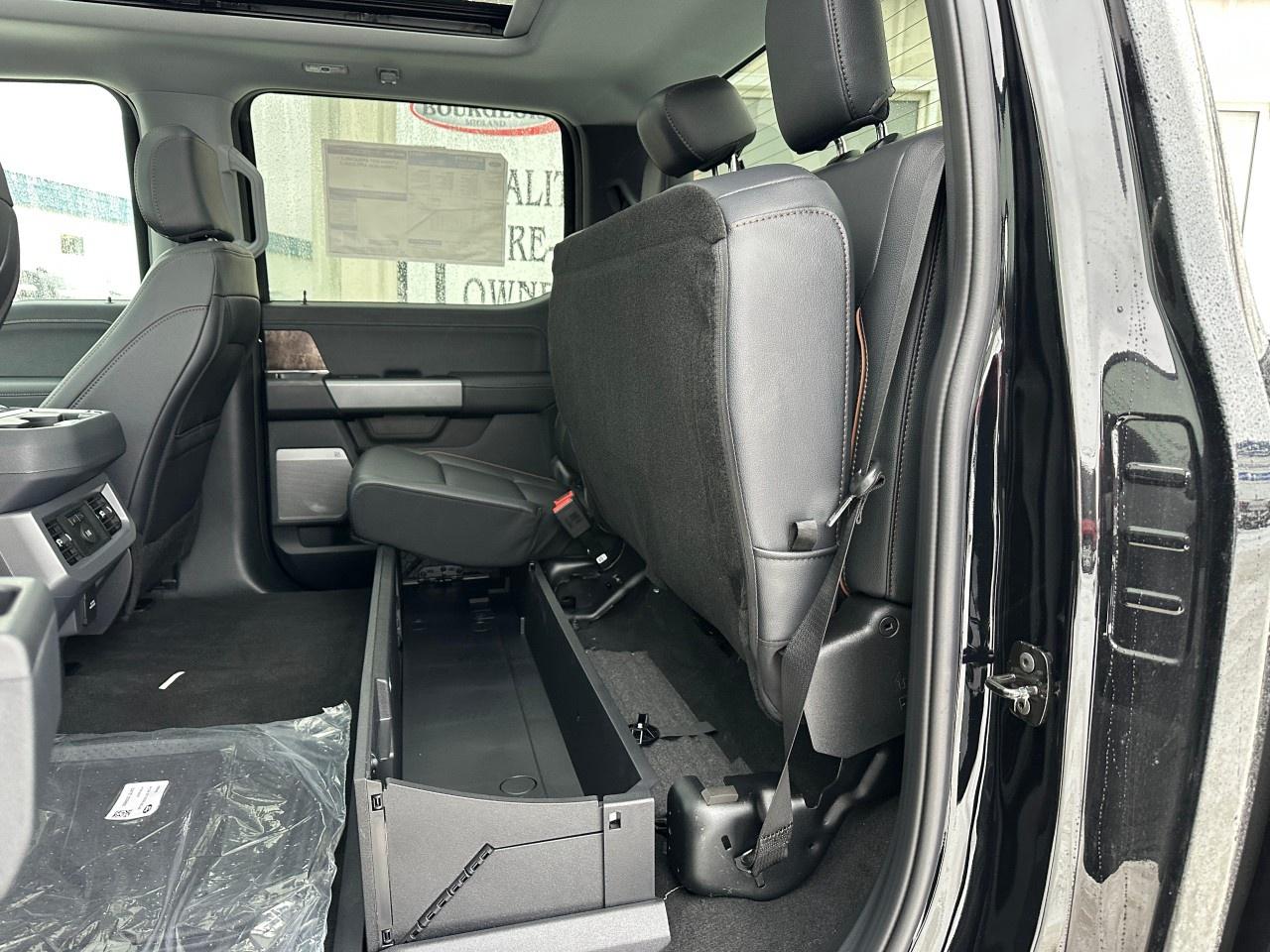 2026 Ford F-350 Super Duty SRW LARIAT 2WD Crew Cab 8' Box Photo