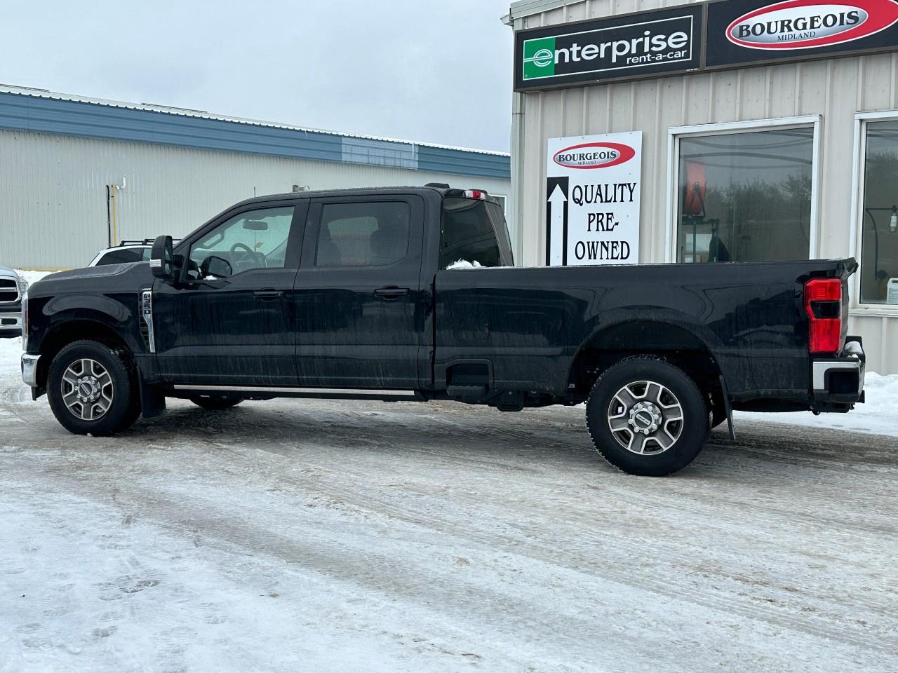 2026 Ford F-350 Super Duty SRW LARIAT 2WD Crew Cab 8' Box Photo