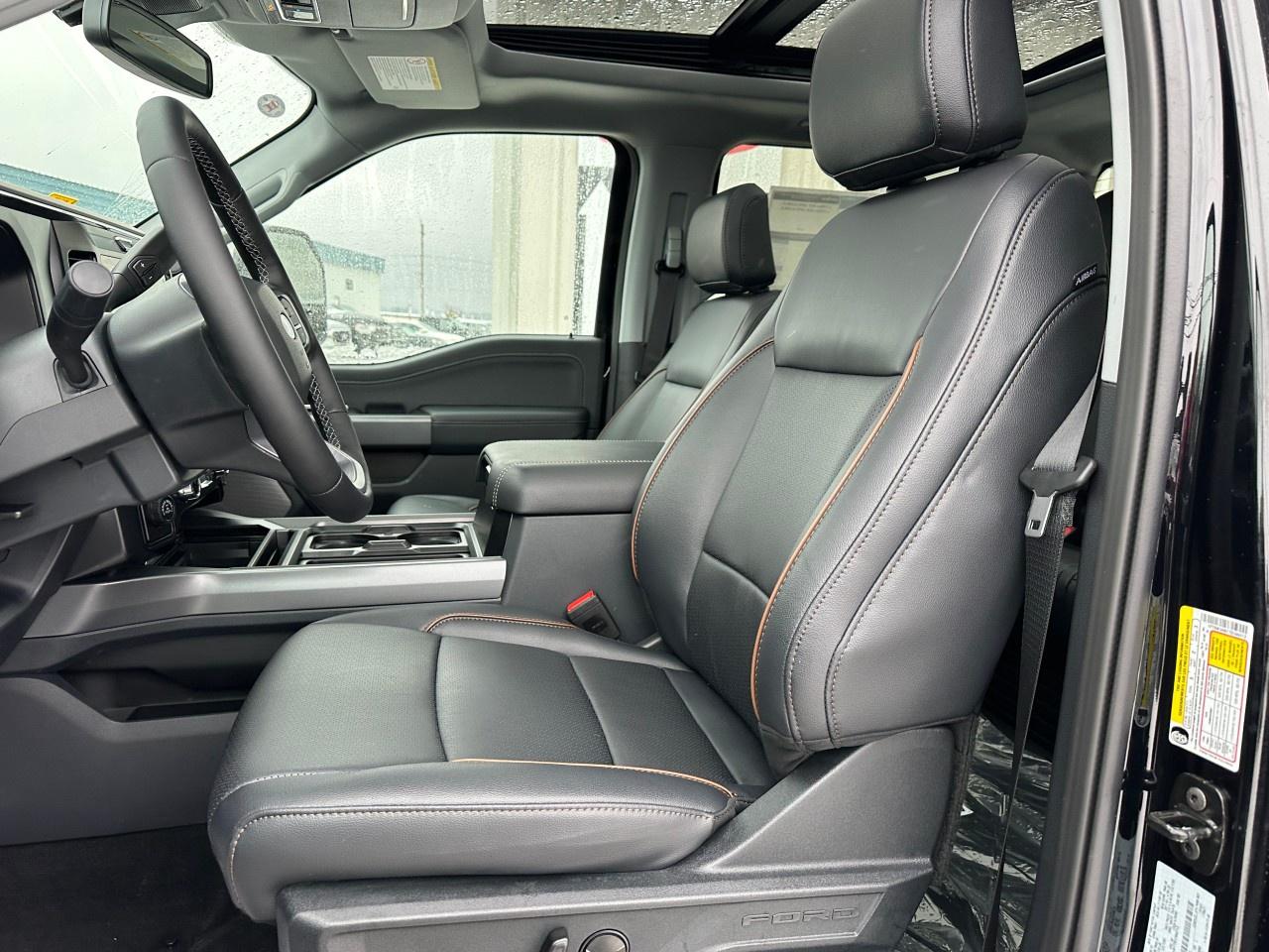 2026 Ford F-350 Super Duty SRW LARIAT 2WD Crew Cab 8' Box Photo