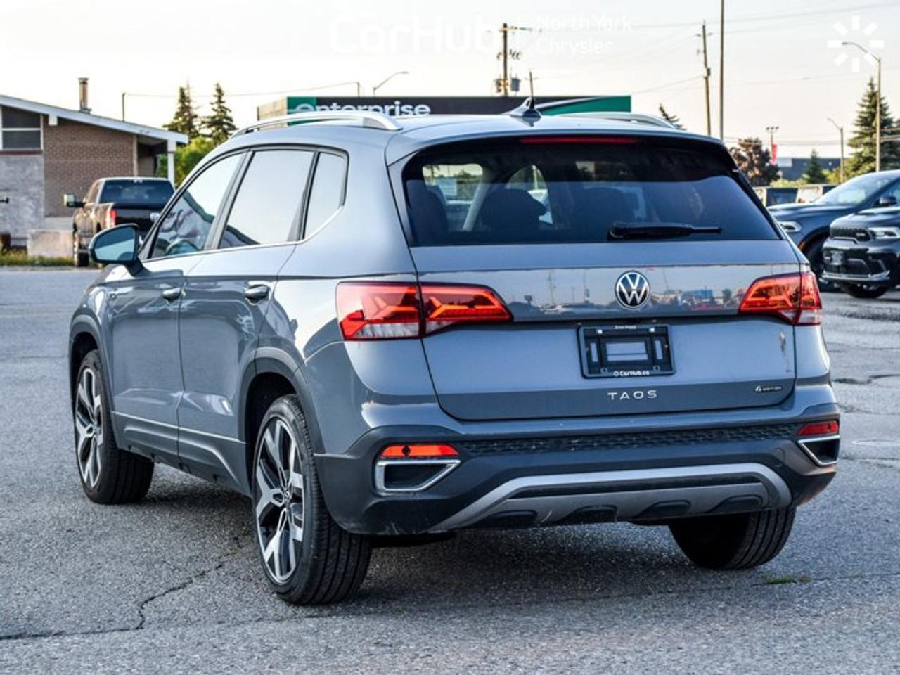 2022 Volkswagen Taos Highline 4MOTION Panoroof Heated Seats Apple CarPlay Android Auto Photo