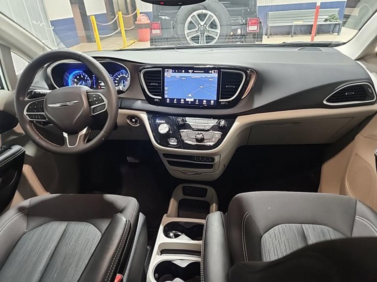 2024 Dodge Grand Caravan SXT | NAV | Heated Seats + Steering | Power Sliding Doors | BSM | Carplay & Android Auto Photo2