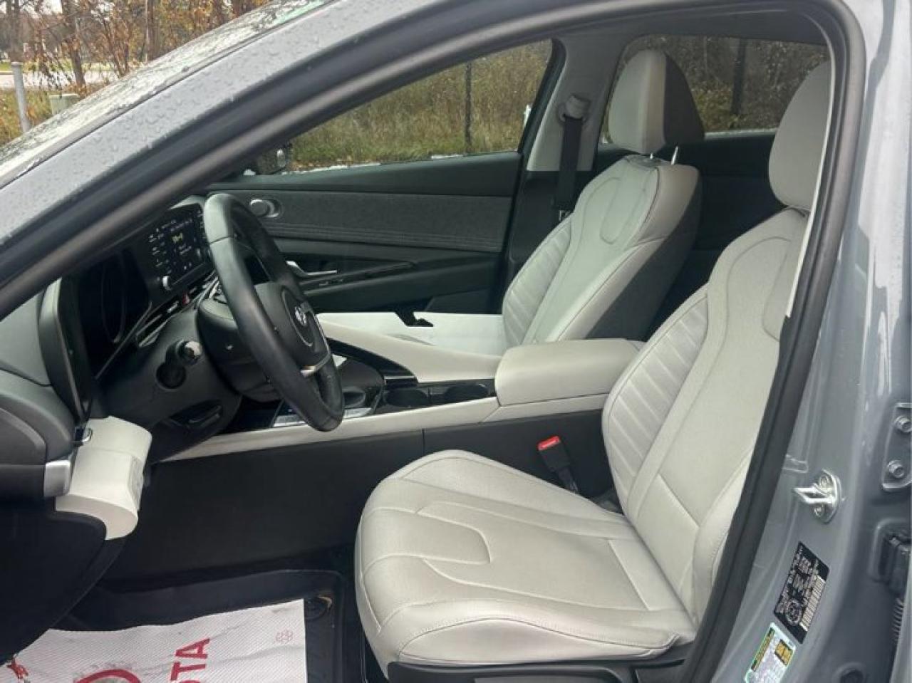 2022 Hyundai Elantra Ultimate | Leather | Sunroof | Heated Wheel + Seats | Rear Camera | CarPlay + Android | and More ! Photo3