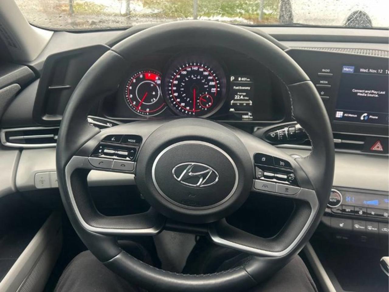 2022 Hyundai Elantra Ultimate | Leather | Sunroof | Heated Wheel + Seats | Rear Camera | CarPlay + Android | and More ! Photo