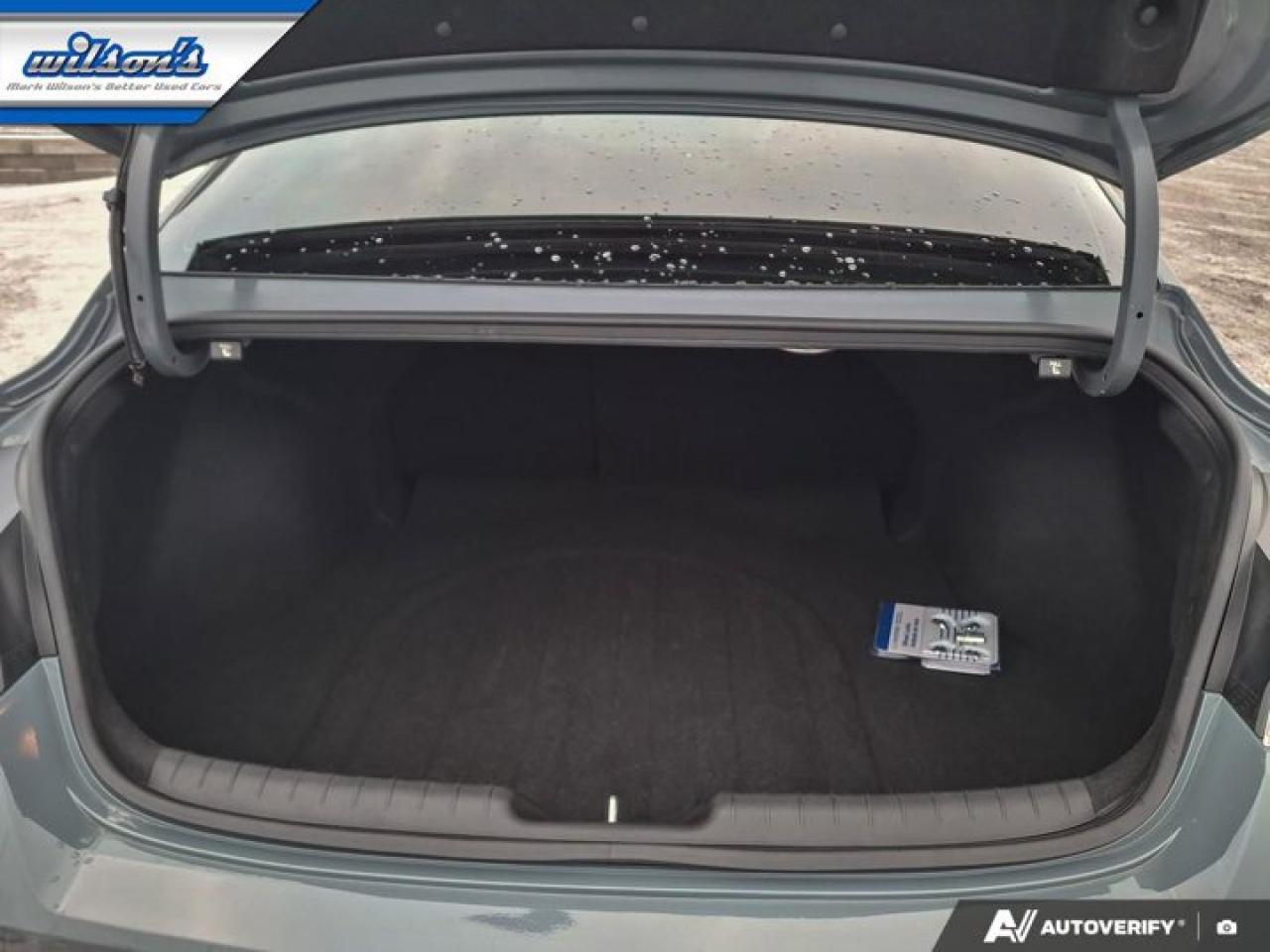 2022 Hyundai Elantra Ultimate | Leather | Sunroof | Heated Wheel + Seats | Rear Camera | CarPlay + Android | and More ! Photo