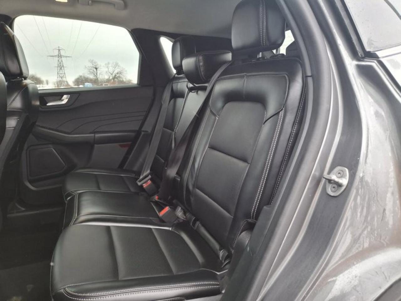 2023 Ford Escape Platinum AWD | Nav | Leather | Apple Carplay | Remote Start | 360 Cam | Heated Seats | and More ! Photo