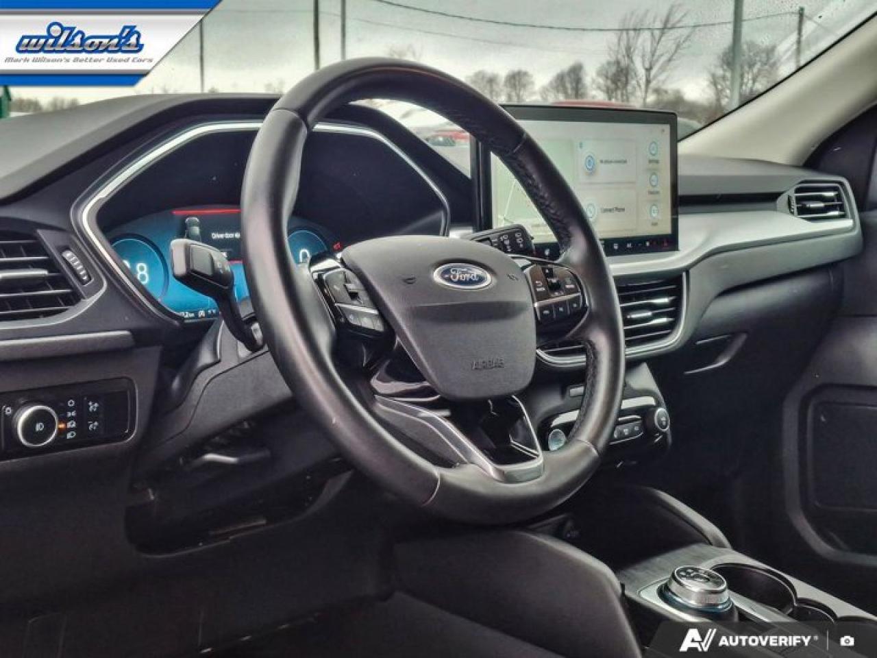 2023 Ford Escape Platinum AWD | Nav | Leather | Apple Carplay | Remote Start | 360 Cam | Heated Seats | and More ! Photo