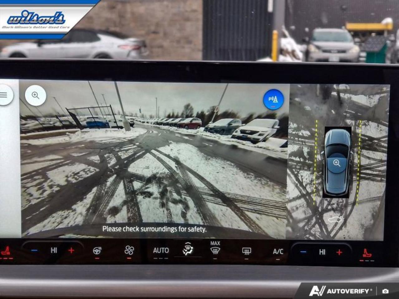 2023 Ford Escape Platinum AWD | Nav | Leather | Apple Carplay | Remote Start | 360 Cam | Heated Seats | and More ! Photo