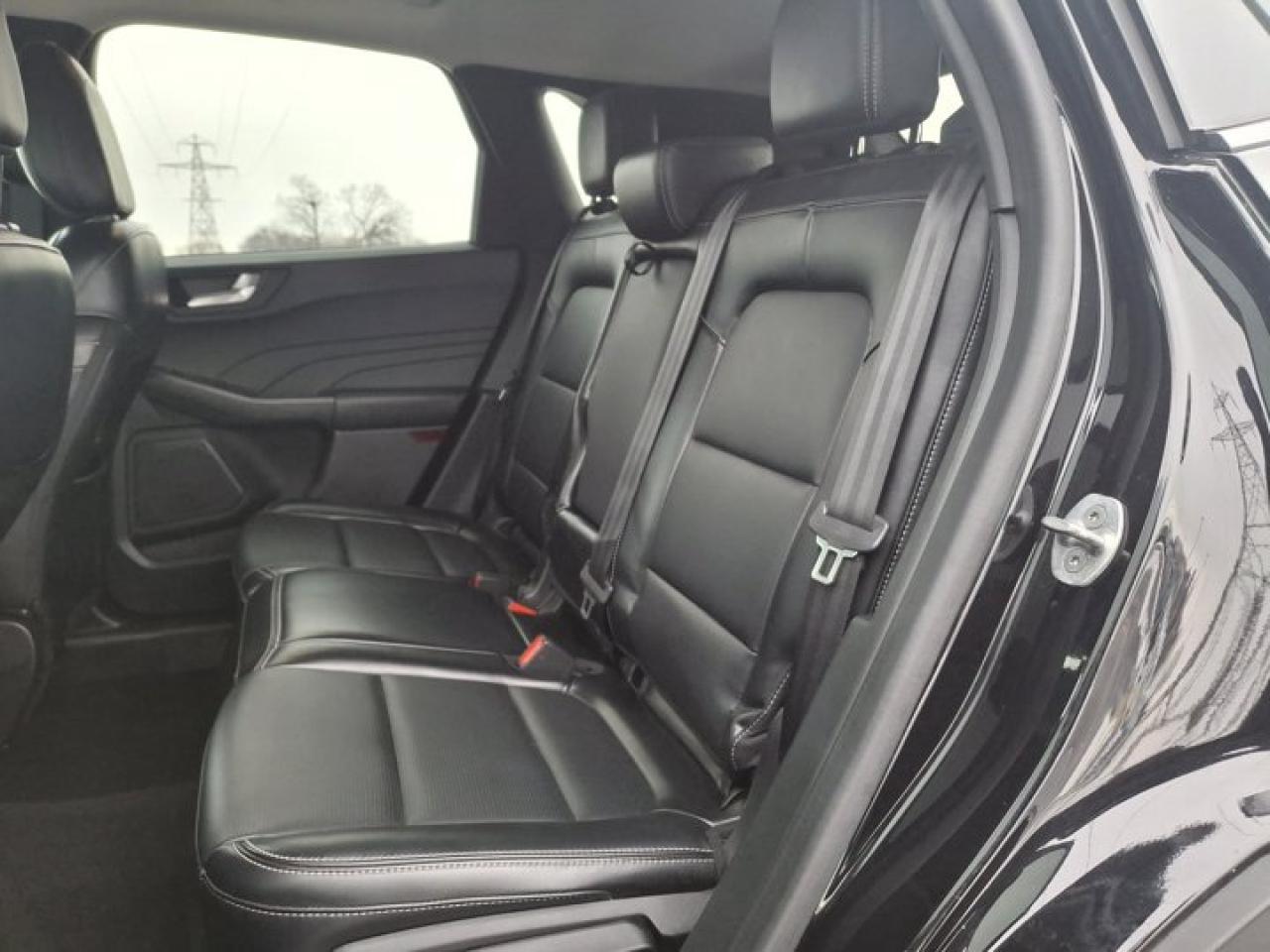 2023 Ford Escape Platinum AWD | Leather | Heated Seats | Nav | 360 Cam | Apple Carplay | Safety Tech | and More ! Photo