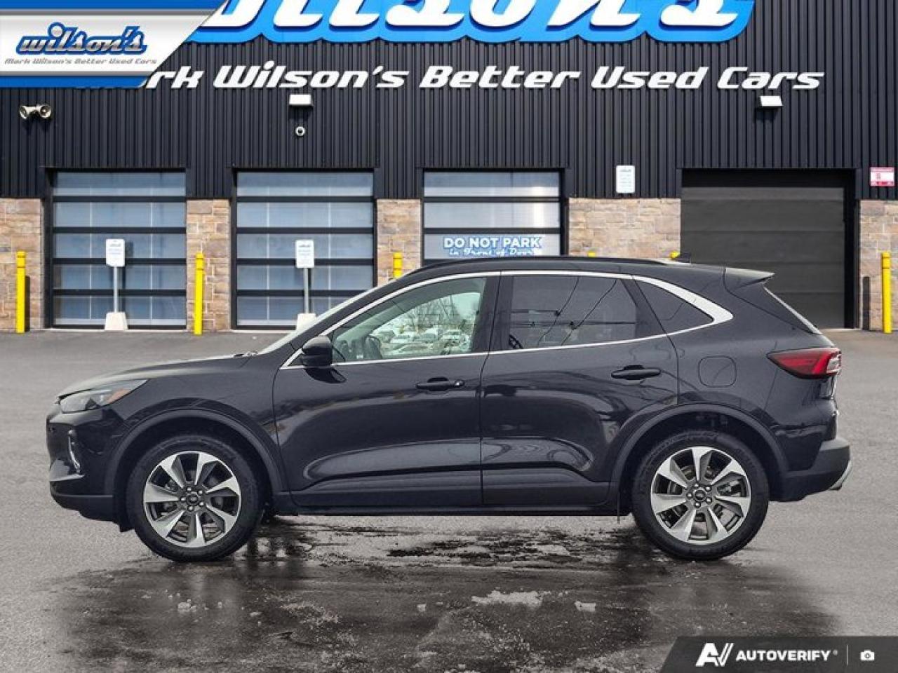 2023 Ford Escape Platinum AWD | Leather | Heated Seats | Nav | 360 Cam | Apple Carplay | Safety Tech | and More ! Photo