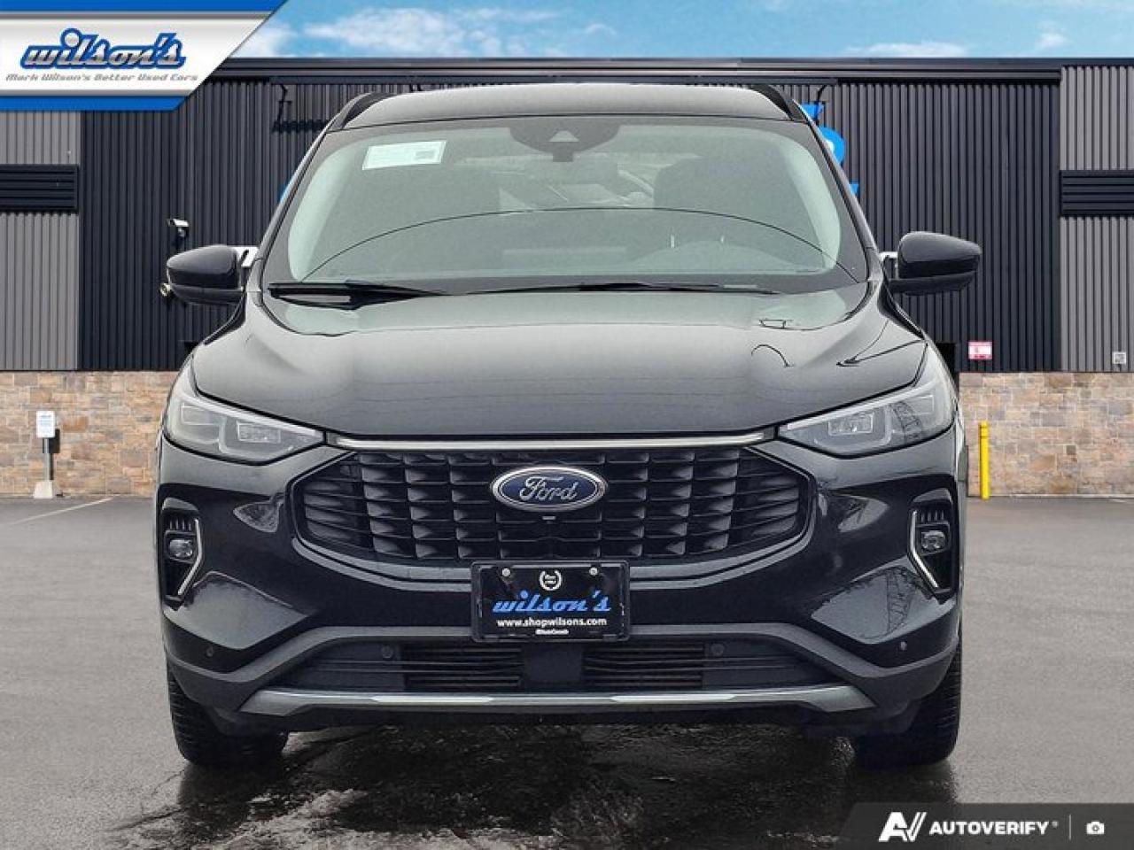 2023 Ford Escape Platinum AWD | Leather | Heated Seats | Nav | 360 Cam | Apple Carplay | Safety Tech | and More ! Photo