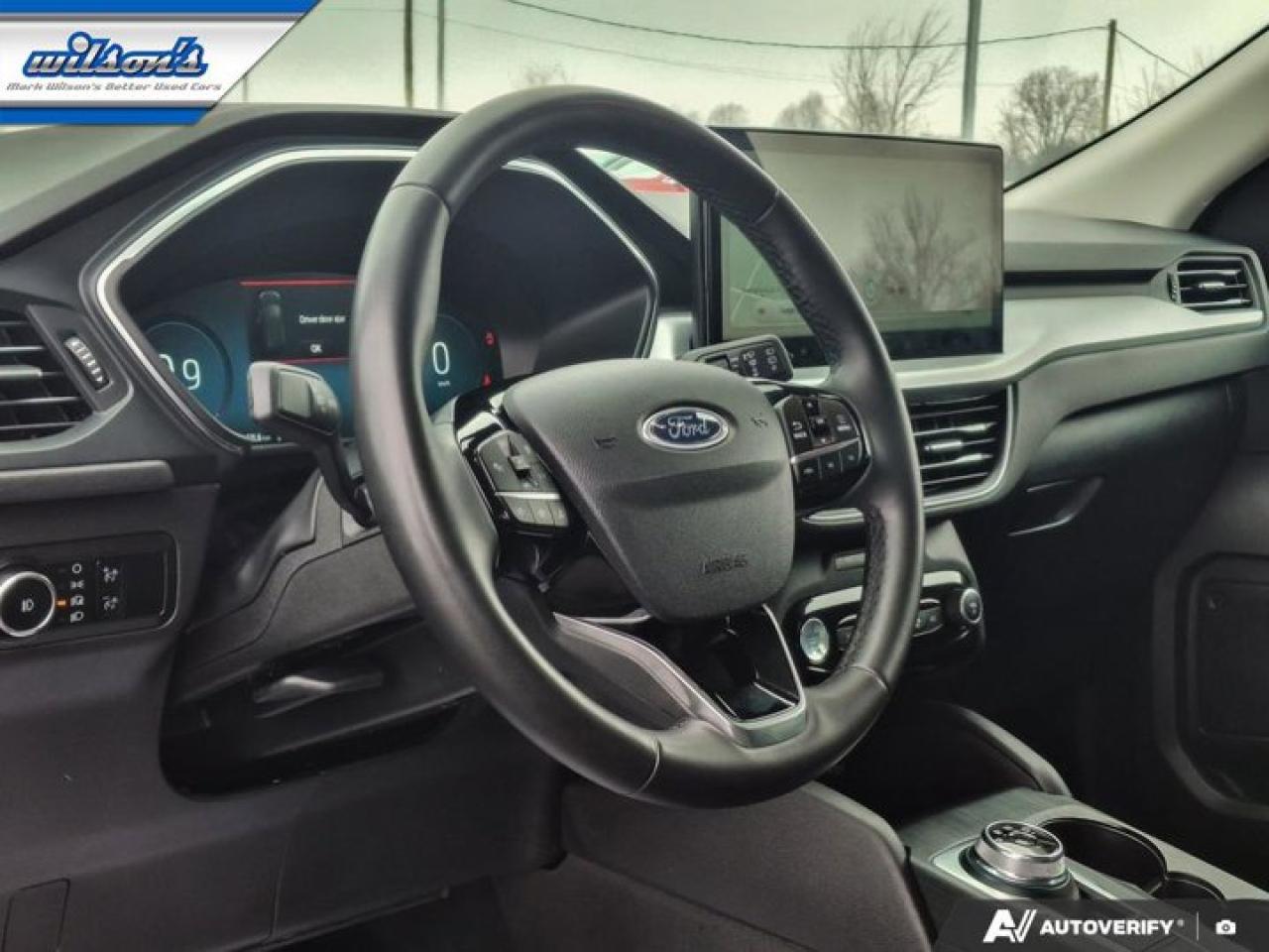 2023 Ford Escape Platinum AWD | Leather | Heated Seats | Nav | 360 Cam | Apple Carplay | Safety Tech | and More ! Photo