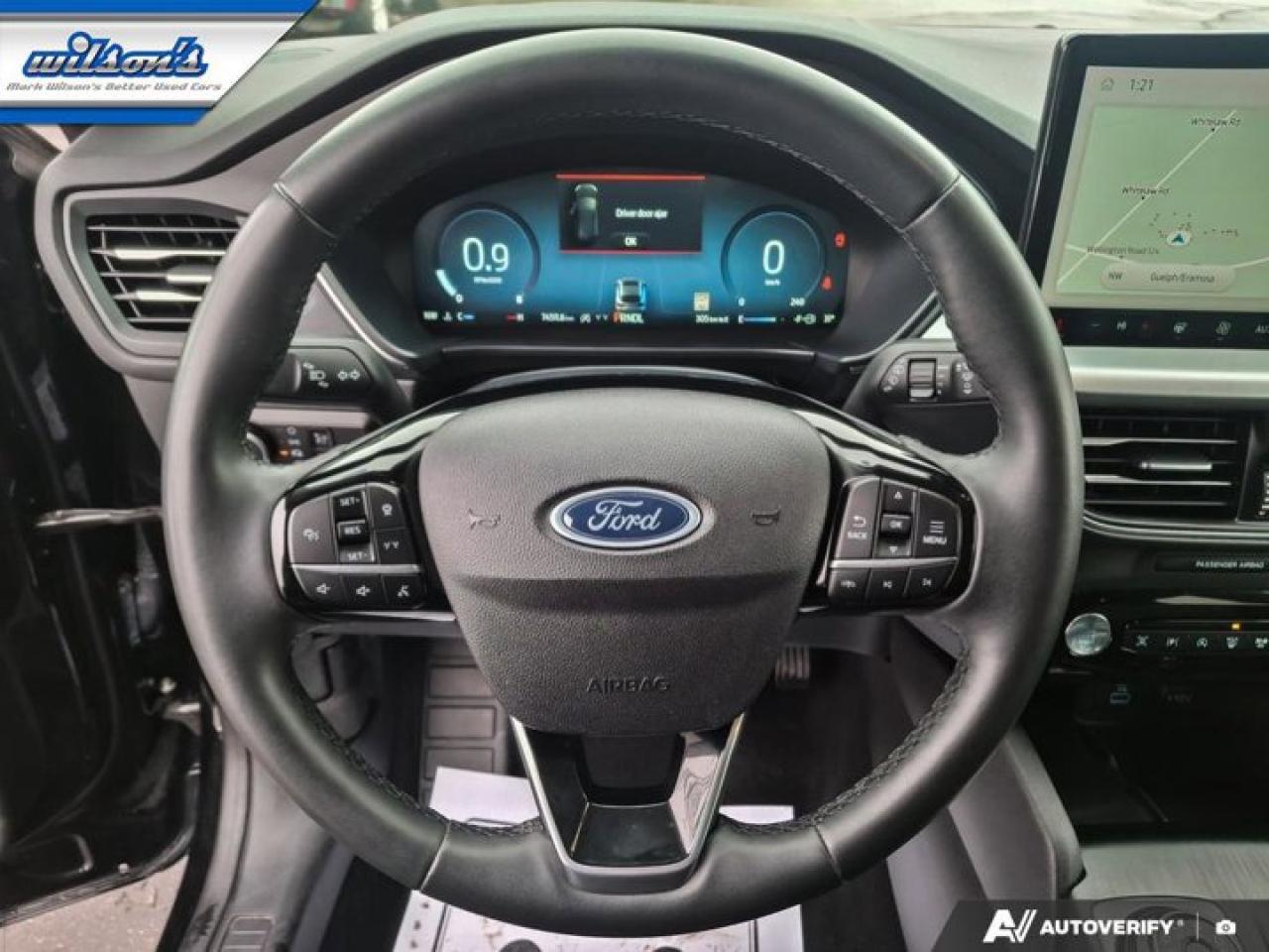 2023 Ford Escape Platinum AWD | Leather | Heated Seats | Nav | 360 Cam | Apple Carplay | Safety Tech | and More ! Photo