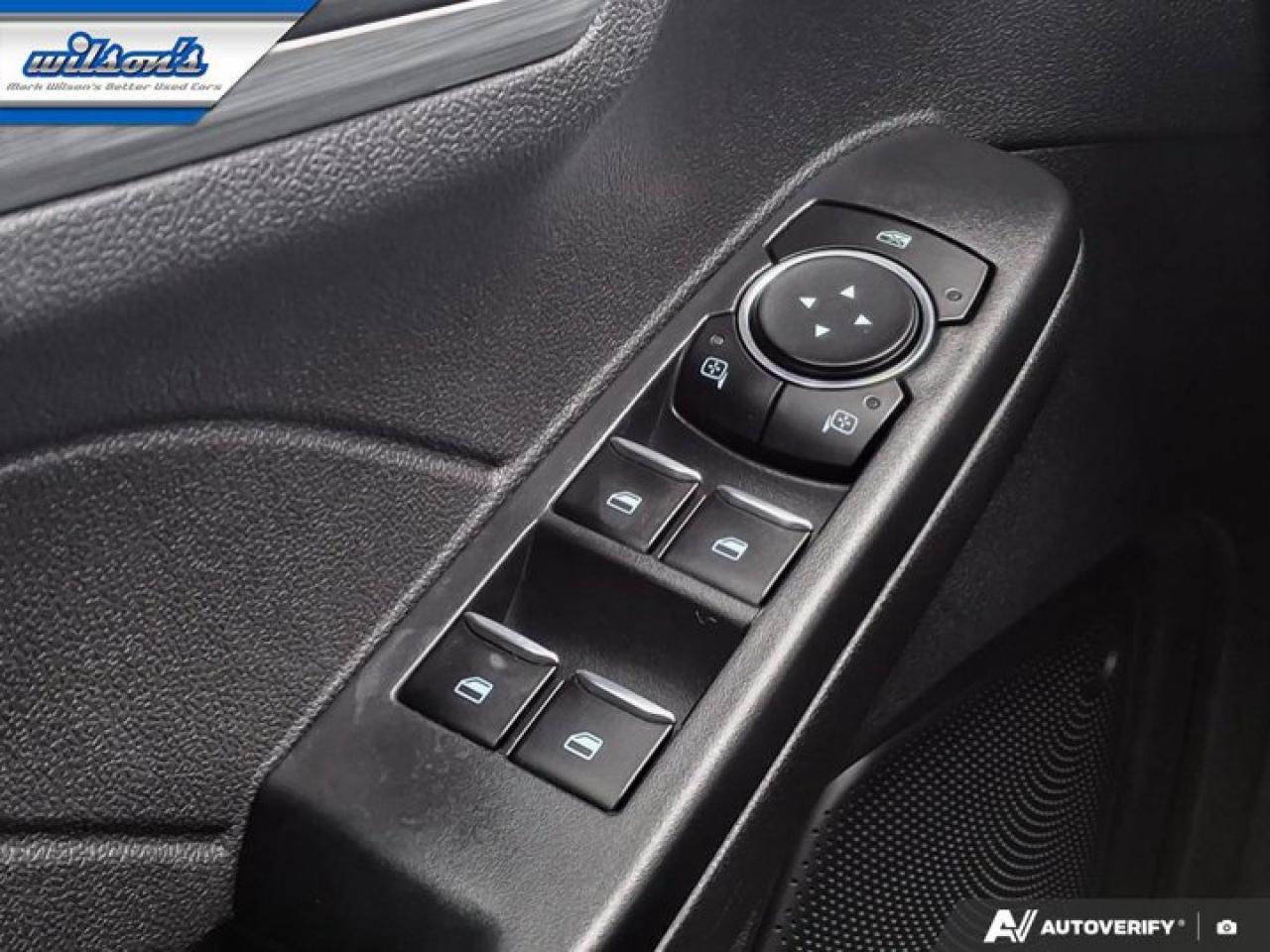 2023 Ford Escape Platinum AWD | Leather | Heated Seats | Nav | 360 Cam | Apple Carplay | Safety Tech | and More ! Photo