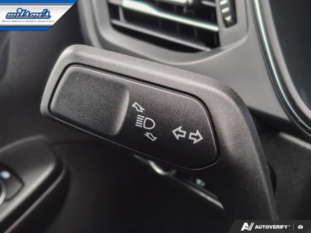 2023 Ford Escape Platinum AWD | Leather | Heated Seats | Nav | 360 Cam | Apple Carplay | Safety Tech | and More ! Photo