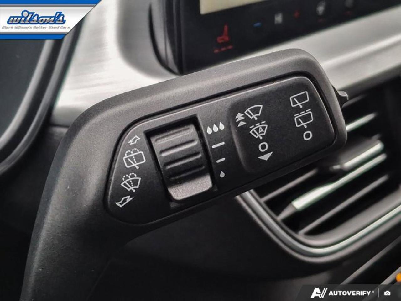 2023 Ford Escape Platinum AWD | Leather | Heated Seats | Nav | 360 Cam | Apple Carplay | Safety Tech | and More ! Photo