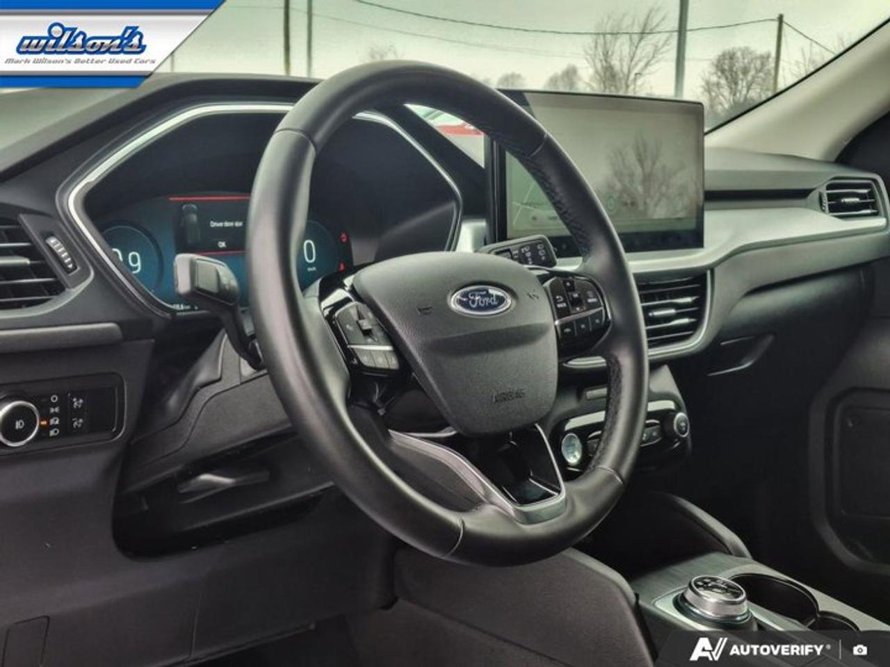 2023 Ford Escape Platinum AWD | Leather | Heated Seats | Nav | 360 Cam | Apple Carplay | Safety Tech | and More ! Photo