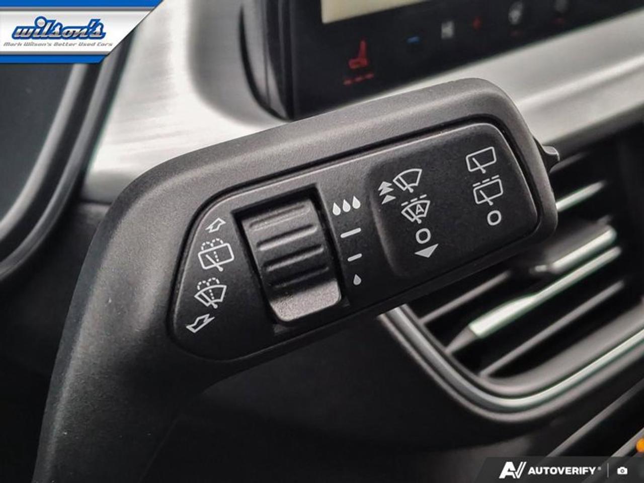2023 Ford Escape Platinum AWD | Leather | Heated Seats | Nav | 360 Cam | Apple Carplay | Safety Tech | and More ! Photo