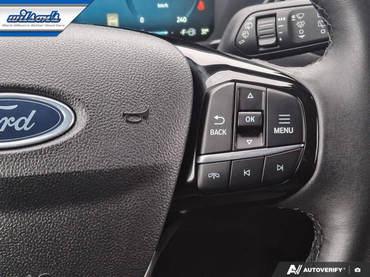 2023 Ford Escape Platinum AWD | Leather | Heated Seats | Nav | 360 Cam | Apple Carplay | Safety Tech | and More ! Photo