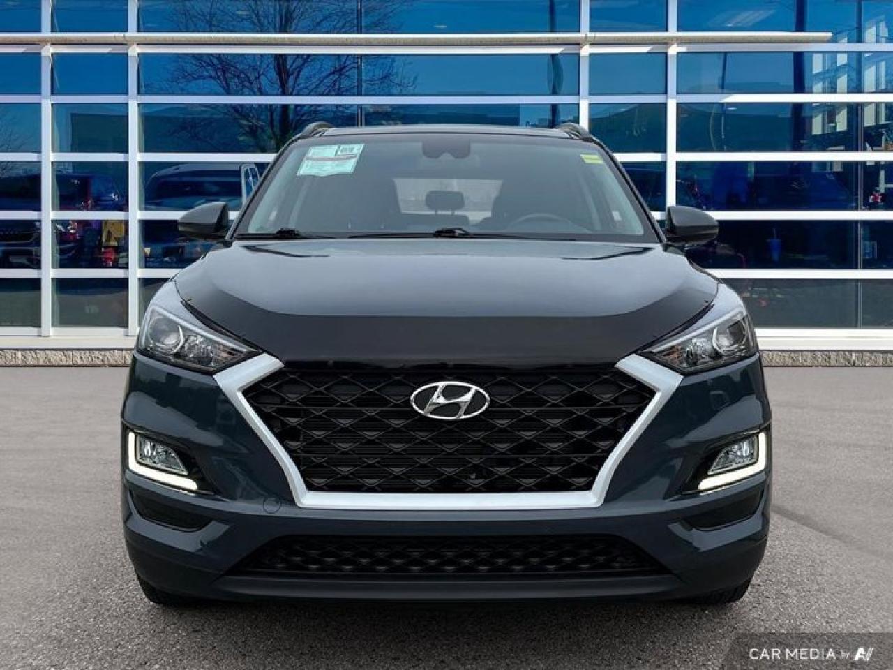 2021 Hyundai Tucson Preferred AWD | Trend | Leather | Moonroof | Apple Carplay | Heated Seats + Steering | and More ! Photo0